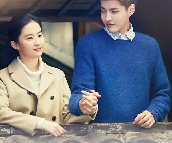 聊一聊吻戏,刘亦菲说吴亦凡总是用力过猛,其他人的吻戏也不咋地