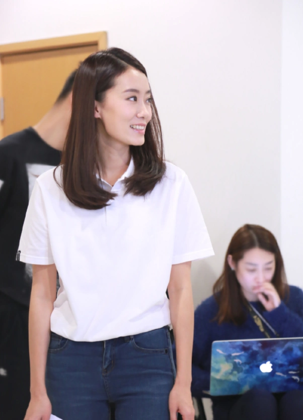 张小斐被关滤镜直拍看到生图下的真实颜值我都心动了