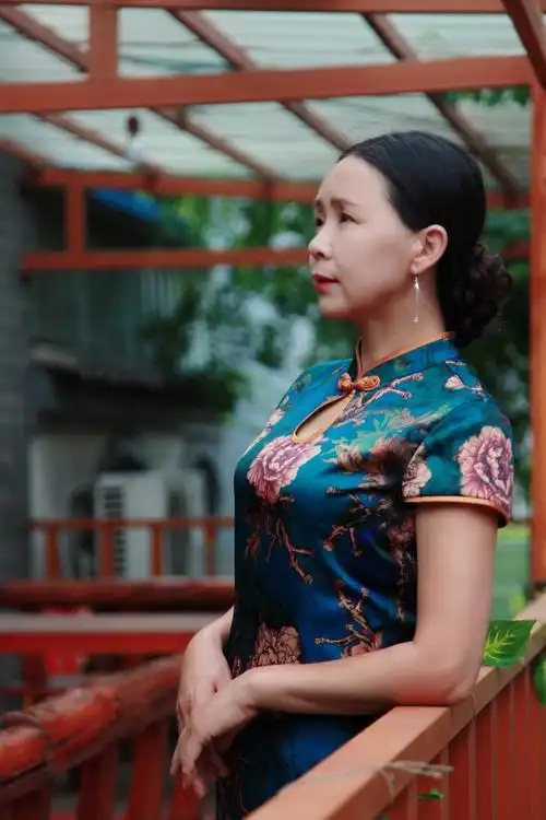 旗袍美女滦洲古城一游