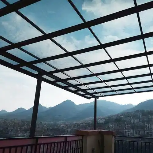 阳光雨棚一定不要选玻璃顶选这种材质高透光不易碎能用20年