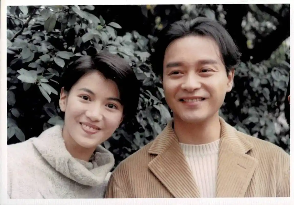 张国荣逝世19周年,唐鹤德晒合影纪念,章子怡周慧敏等众星缅怀