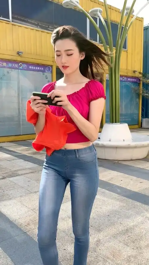 好看是好看,就是裤子太紧了