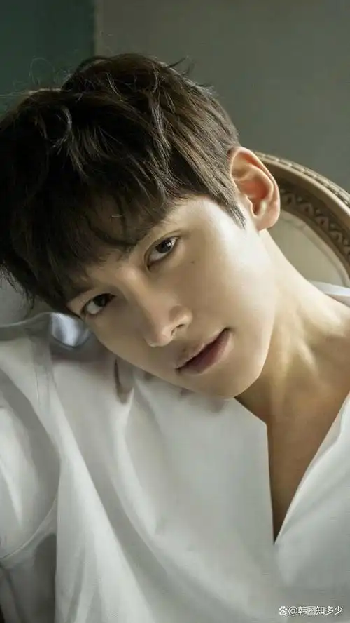 据韩国电视剧界相关人士透露,池昌旭和申惠善有望合作出演全新的治愈