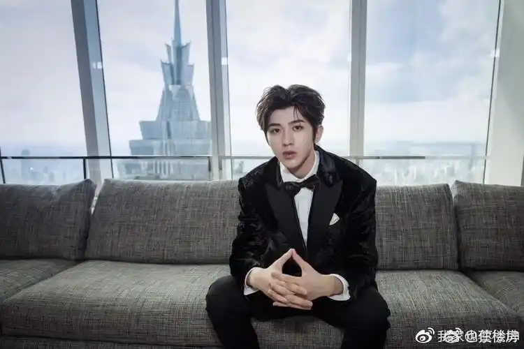 蔡徐坤在北京,深圳分别有一套别墅和豪宅,价值都上千万元?