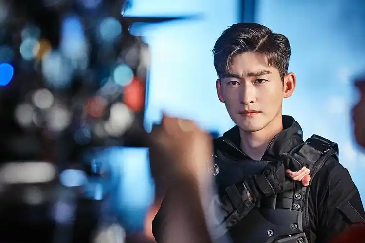 张翰《勇敢的世界》首播亮眼 反差萌解锁多面个性_综艺要闻_娱乐频道