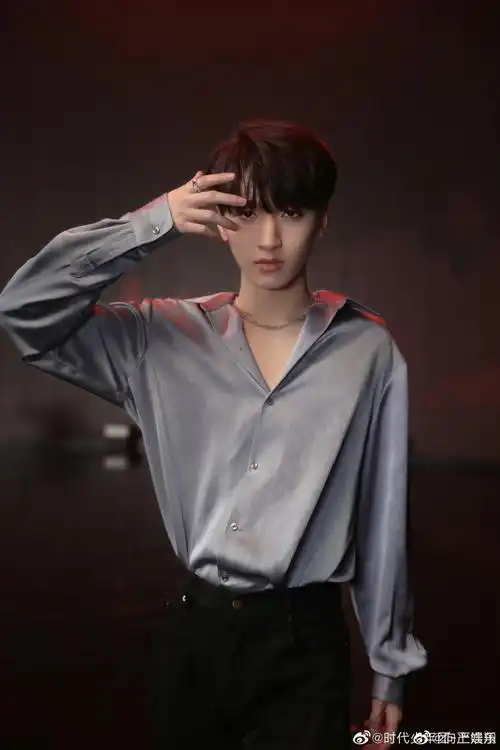 严浩翔的锁骨链