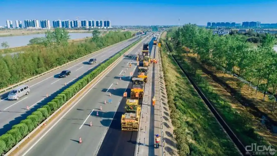 江西高速 徐工成套沥青装备组团助力养护施工