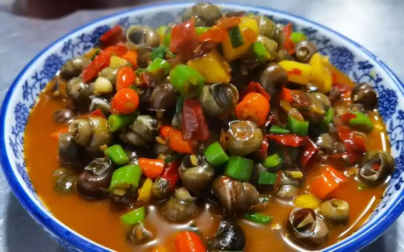 这才是酱爆螺蛳的正宗做法吸着螺肉喝着小酒最惬意