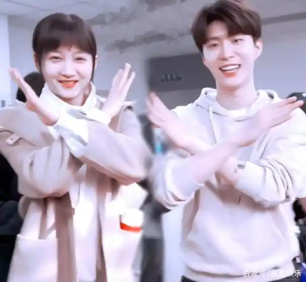 范丞丞和关晓彤cp感有多强?看完他俩的互动,网友直呼好甜啊