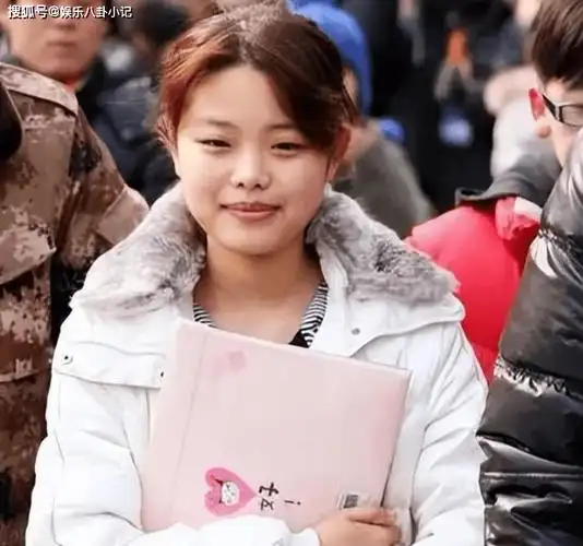 而曾经毫无演技的杨幂,却因长得漂亮,成为北京电影学院表演系的学生.