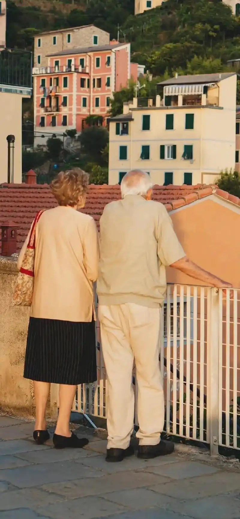 爱情.永远热爱美好的事物,无一例外#壁纸 #全屏高清壁纸  - 抖音