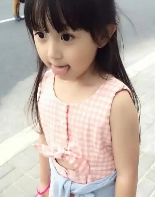 "人生像开了挂一样"的刘楚恬,才 8 岁的时候就已经年入百万