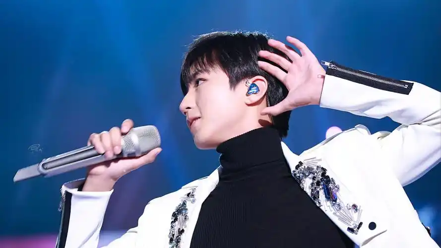 tfboys王俊凯演唱会图片桌面壁纸