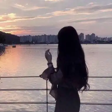 背影女头女生头像