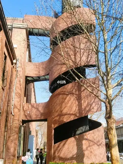 惊喜Ⅱ北京798艺术区看到这建筑很是惊喜