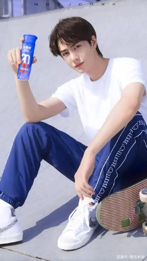 什么叫又仙又欲?那就是穿白衣服的王一博呀