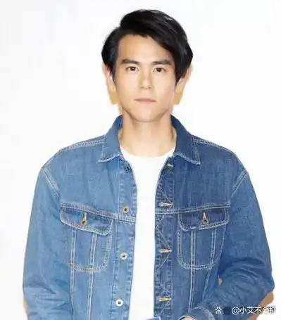 男明星还在追求冷白皮来看这8位黑皮肤照样可以惊艳四座