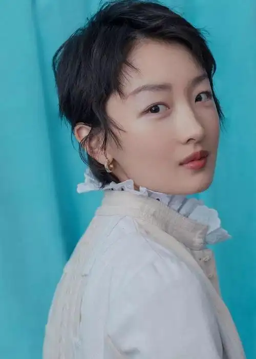 妆容越淡人气越高速学周冬雨的淡妆技巧做个伪素颜女神