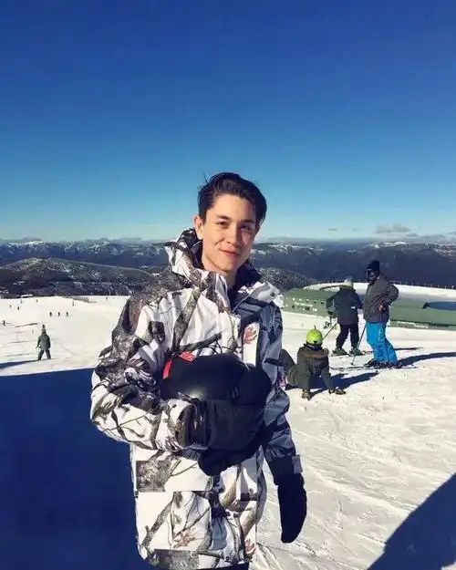 40例刷屏史上最帅和尚火了他到底是谁新加坡10个最帅的男人表示不服