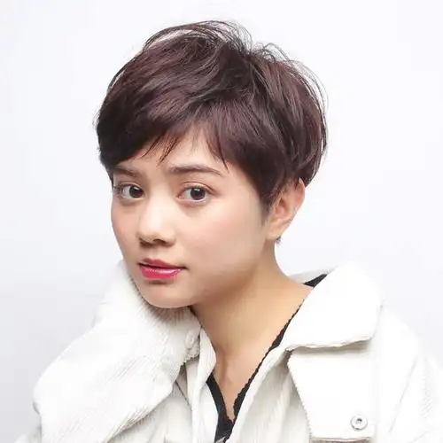 女人上了年纪,留长发,泡面卷都不得体,换这4种短发更洋气减龄|发型