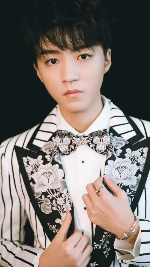 小鲜肉王俊凯帅气手机壁纸图片