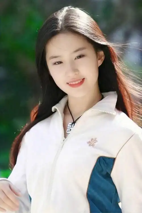 刘亦菲被群演吃豆腐而事实上,很多女星也确