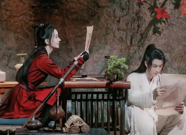 被传恋情绯闻,赵丽颖王一博同时更新动态,男帅女靓超养眼_乐享视频