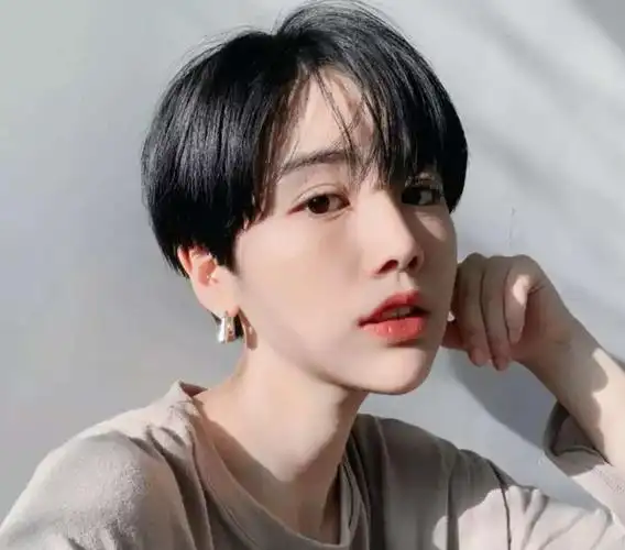 长脸最适合的9款短发,简约时尚让你精致优雅又有女人味 美容健康 第9