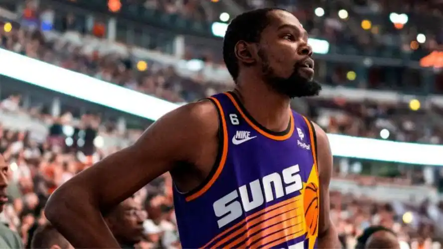 又受伤了!杜兰特退出比赛,脚踝扭伤程度曝光,无缘主场首秀