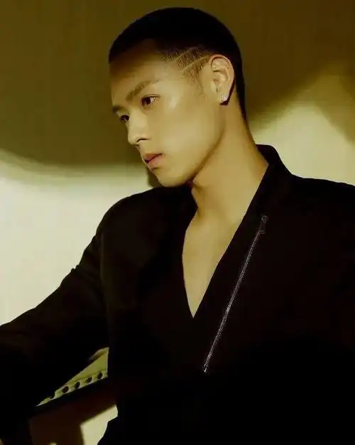 男人味十足寸头造型,散发型男魅力