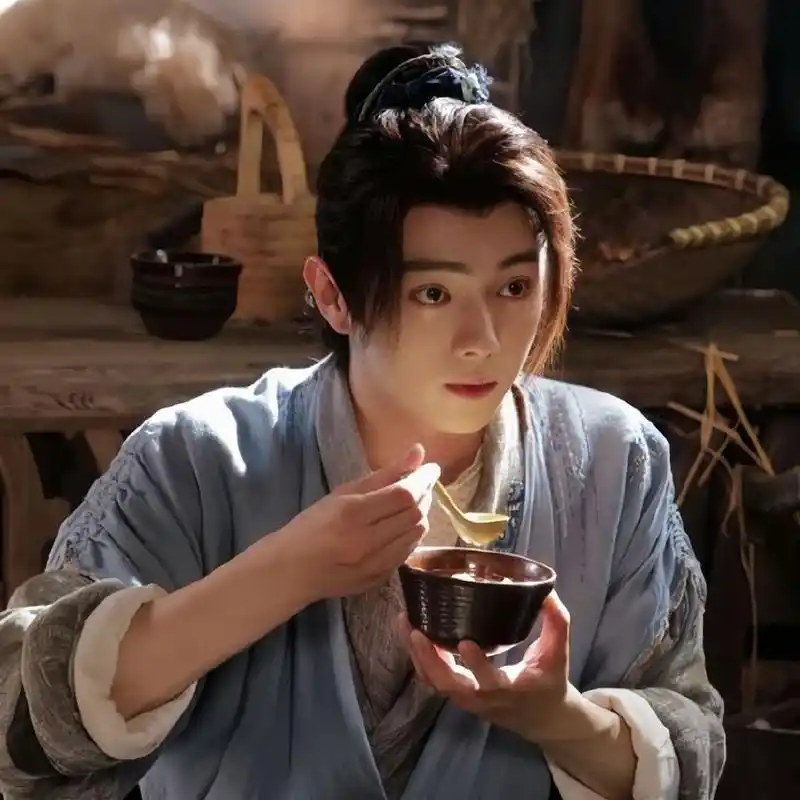 许凯.景甜主演的#电视剧乐游原#开通角色号 看来快播啦 676767