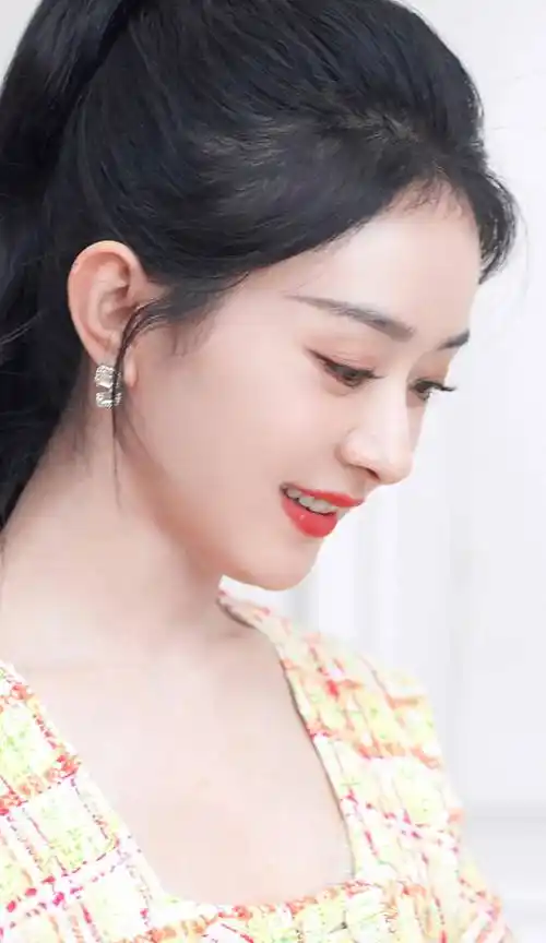 赵丽颖:从婚姻走出来后,她的人生显得更加精彩_角色_冯绍峰_事业