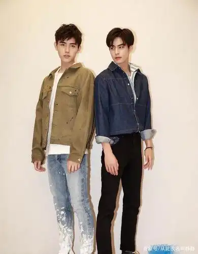 在娱乐圈中,宋威龙对于男明星来说就是一道合照过不去的"坎",有他高的