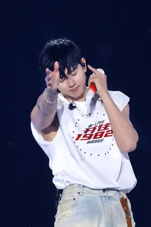 张杰未live巡回演唱会##张杰未live开往1982巡回演唱会