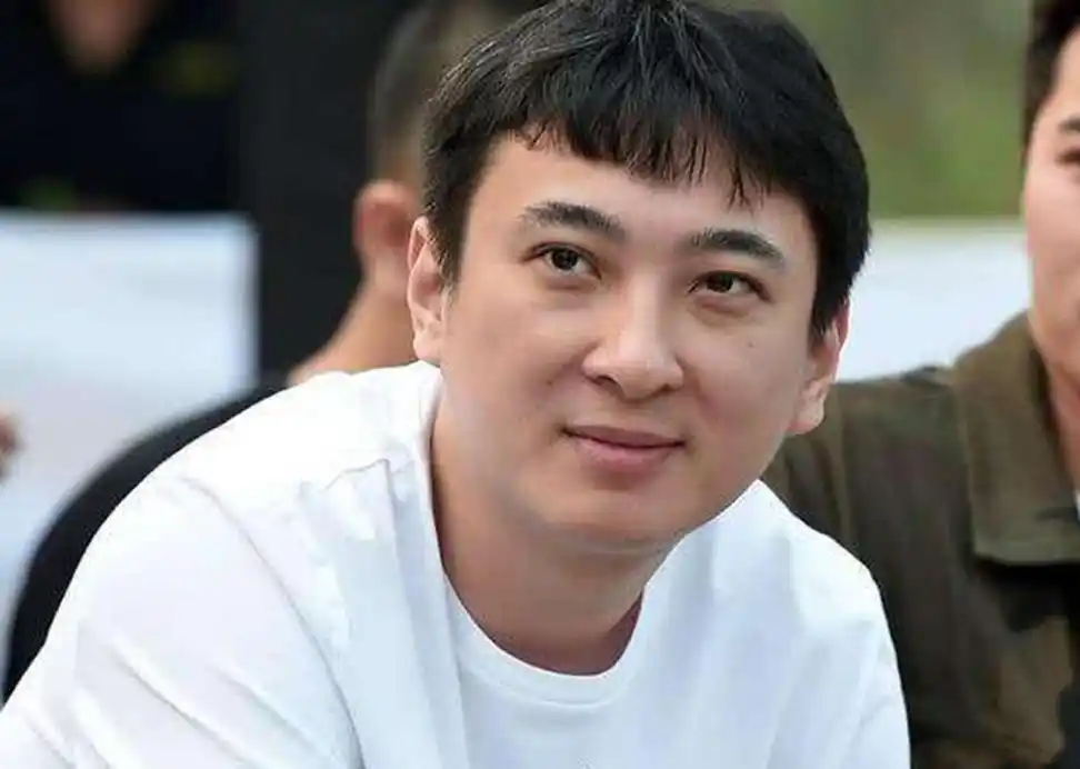 王思聪"吃热狗"已申请专利,吃热狗表情包要收费?网友:佩服!