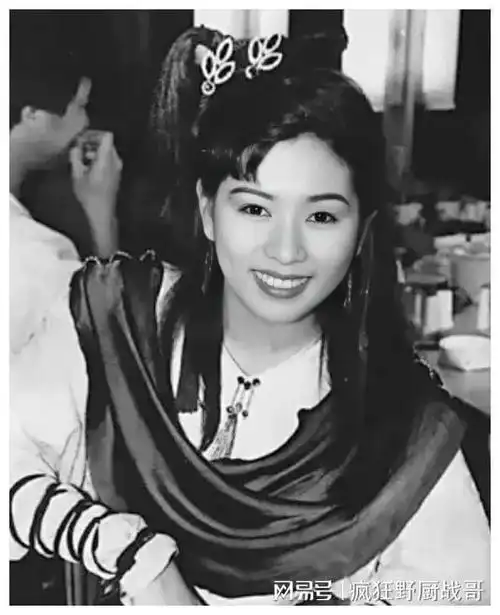 周星驰要娶的女人啥样每部影片都有她的影子罗天使罗慧娟