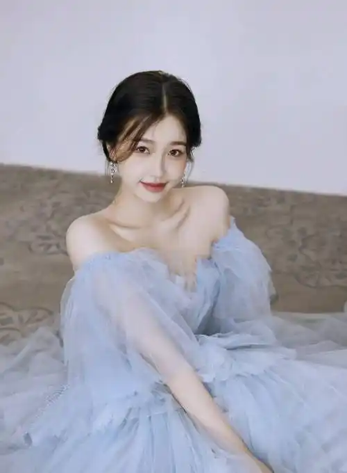 女明星虞书欣写真合集甜美可爱优雅时尚