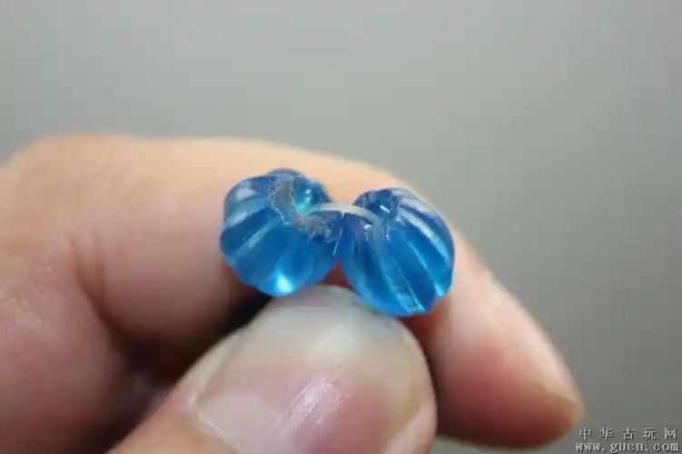 清代纯净莹蓝色老琉璃花鼓形珠链