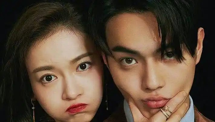 吴谨言许凯戏外甜度满分, 再携手拍摄杂志画报, 拥抱捏脸很甜蜜