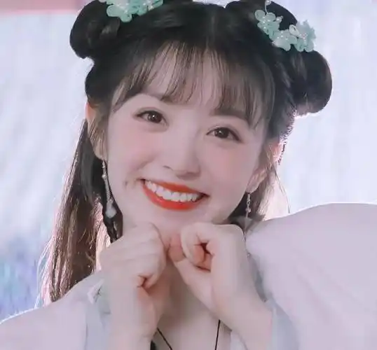 回眸一笑百媚生盘点笑容甜美且具有感染力的6位女明星第二季