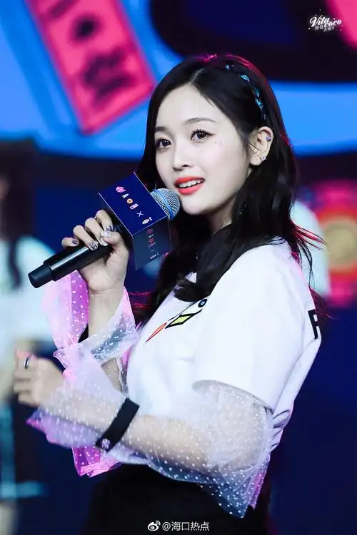 海口火箭少女101吴宣仪