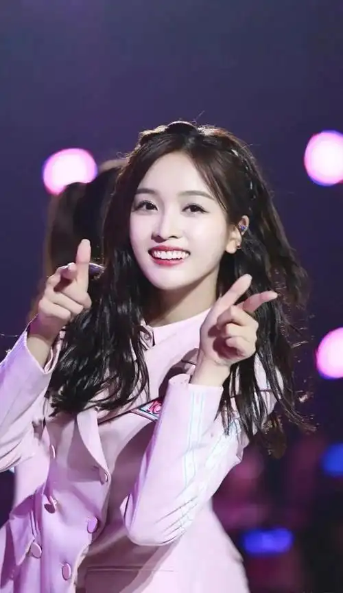 《创造101》后,以"火箭少女101组合"成员被观众熟知的吴宣仪,平时里