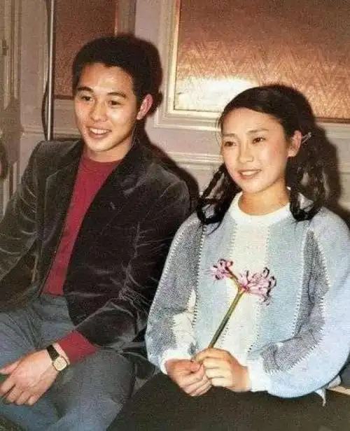 利智嫁给李连杰经常痛哭这是为何