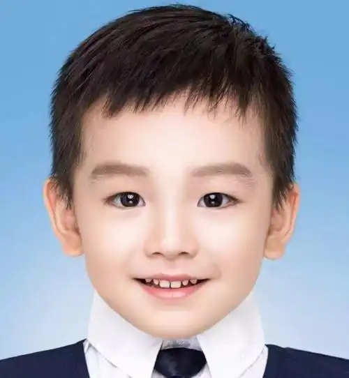 2020年小学一年级男孩证件照发型清爽简单不失个性的男童短发