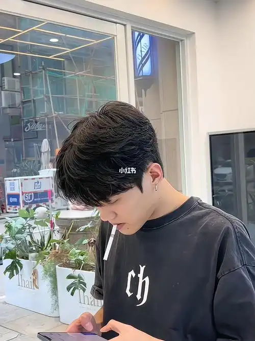 微分碎盖免打理男士发型