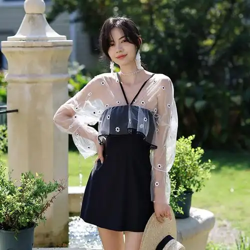 泳衣女夏2021年新款遮肚显瘦时尚游泳衣温泉保守连体泳衣