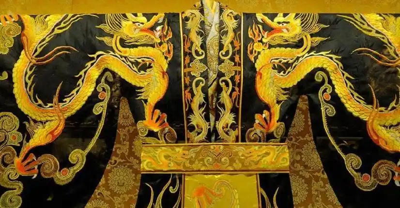 古代皇帝龙袍有多贵重?可以洗吗?网友:贫穷限制了我的想象
