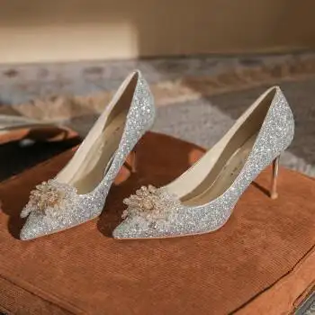 婚鞋新娘鞋2023年新款串珠亮片法式高跟鞋女细跟伴娘鞋尖头单鞋女银色