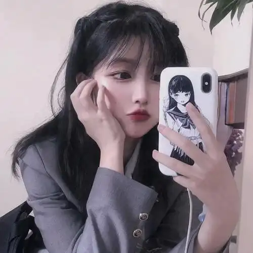 头像女生你出现在我诗的每一页