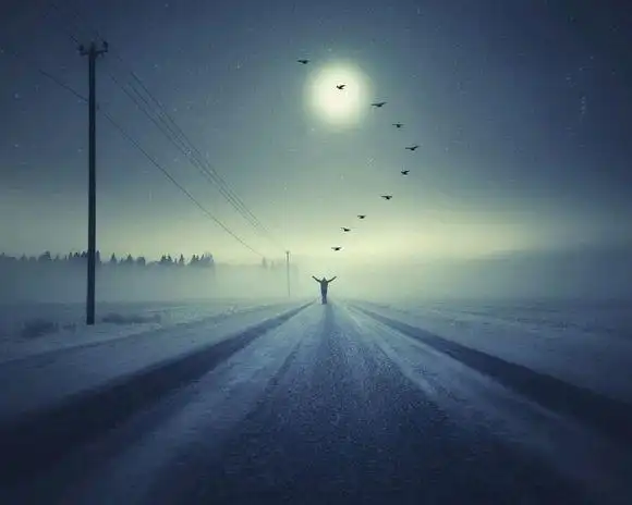 一个人的背影孤单的图片:是你还是风景 看湿了我的眼睛_伤感图片_窝窝